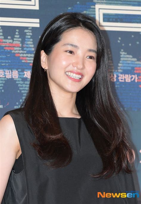 Actress Kim Tae Ri Borrows Her “Twenty Five Twenty One.